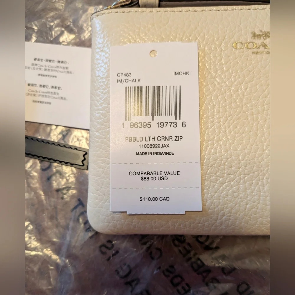 NWT! Coach Pebbled Leather Wallet /Wristlet Set in CHALK (White)